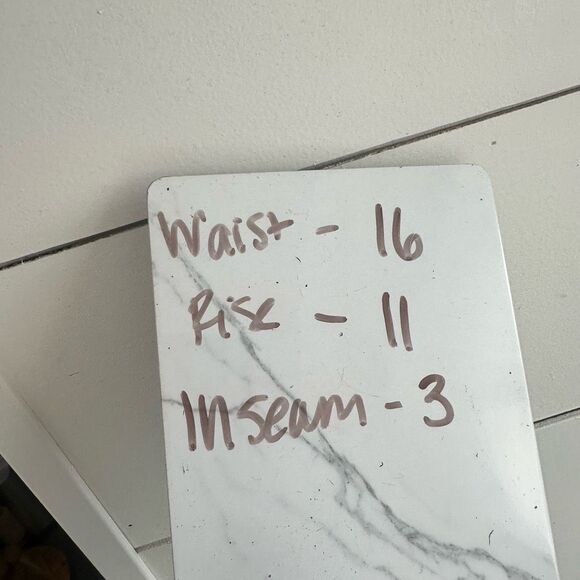 Levi’s Women’s 31 Button Fly Denim Shorts New NWT Premium - Picture 5 of 7